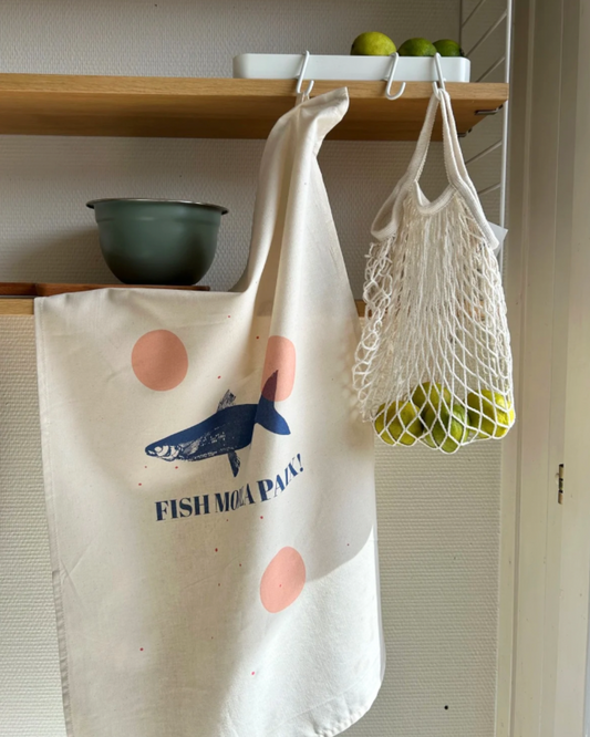 Lake it easy + Fish moi la paix kitchen towels!