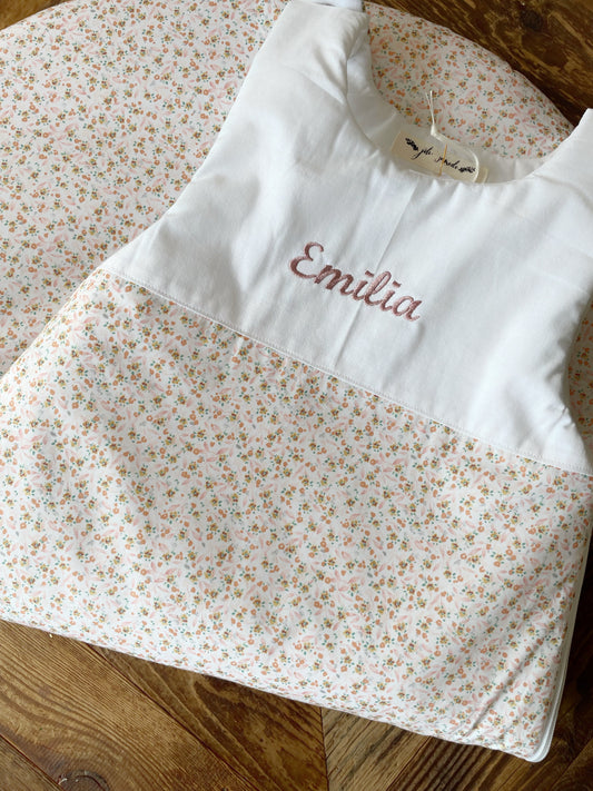 Customizable sleeping bag